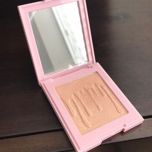 Kylie Cosmestics Highlight